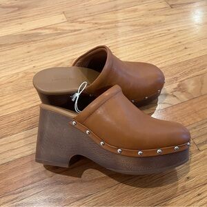 NWT! American Eagle Clogs